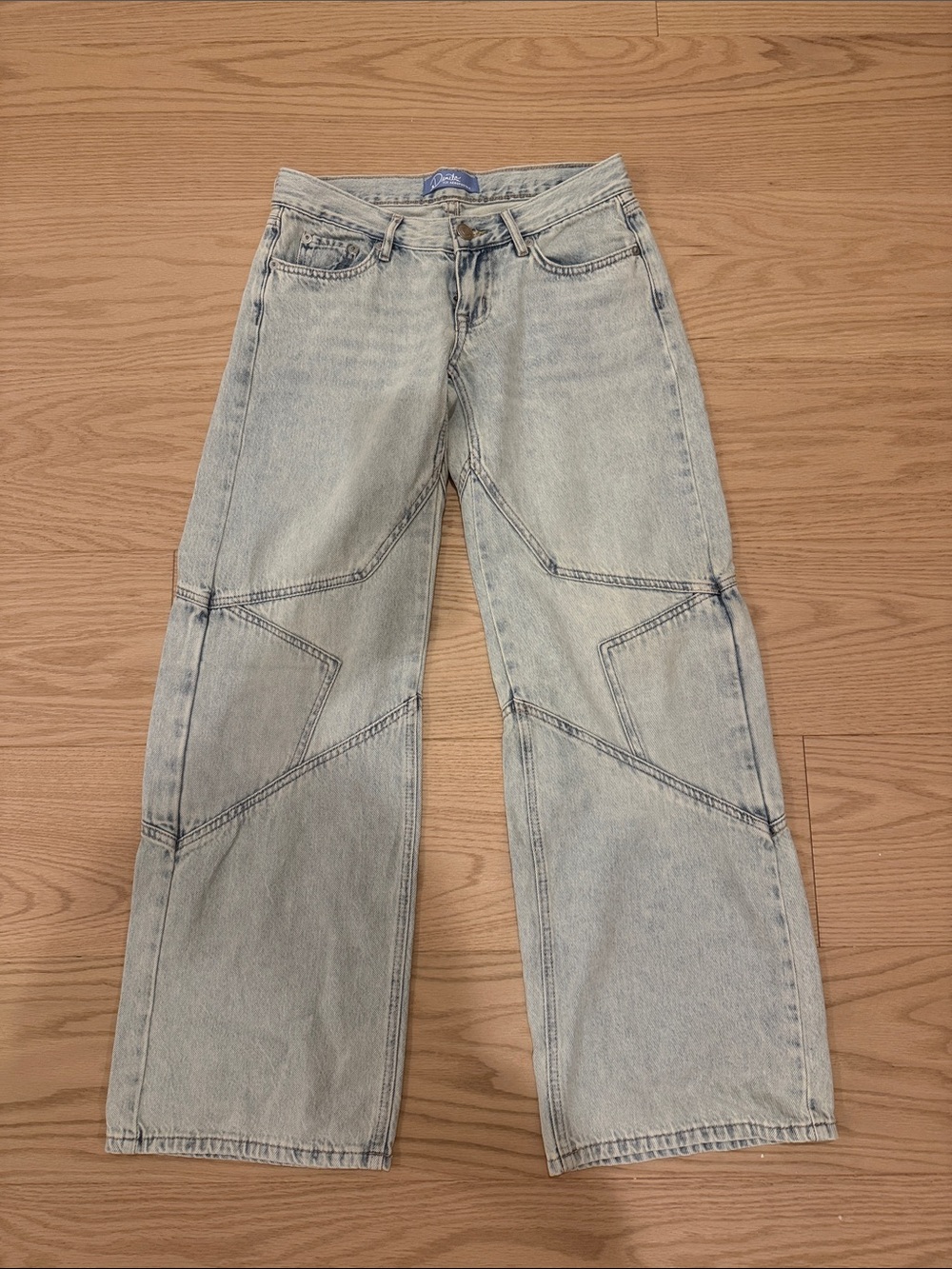 Aeropostale blue star jeans from the Demetria collection. Size 0 Short